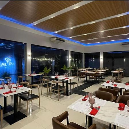Luisita Central Park Hotel Tarlac City Экстерьер фото