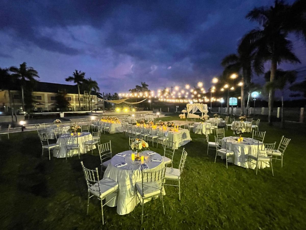 Luisita Central Park Hotel Tarlac City Экстерьер фото
