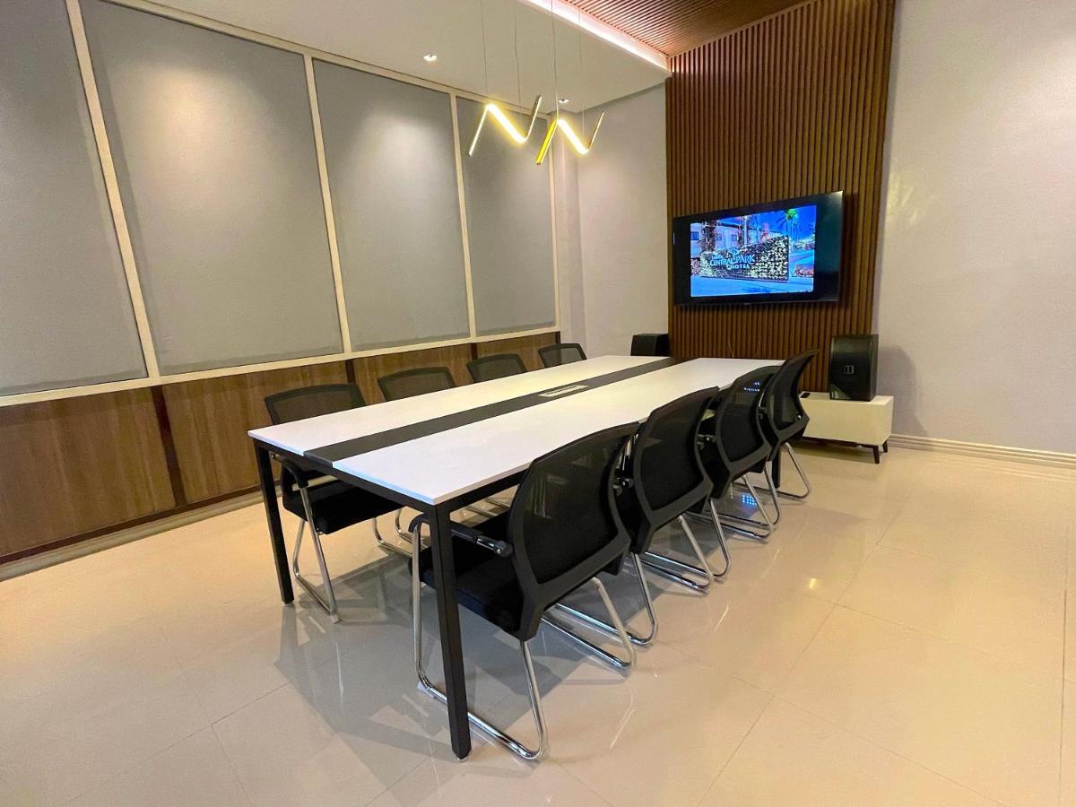 Luisita Central Park Hotel Tarlac City Экстерьер фото