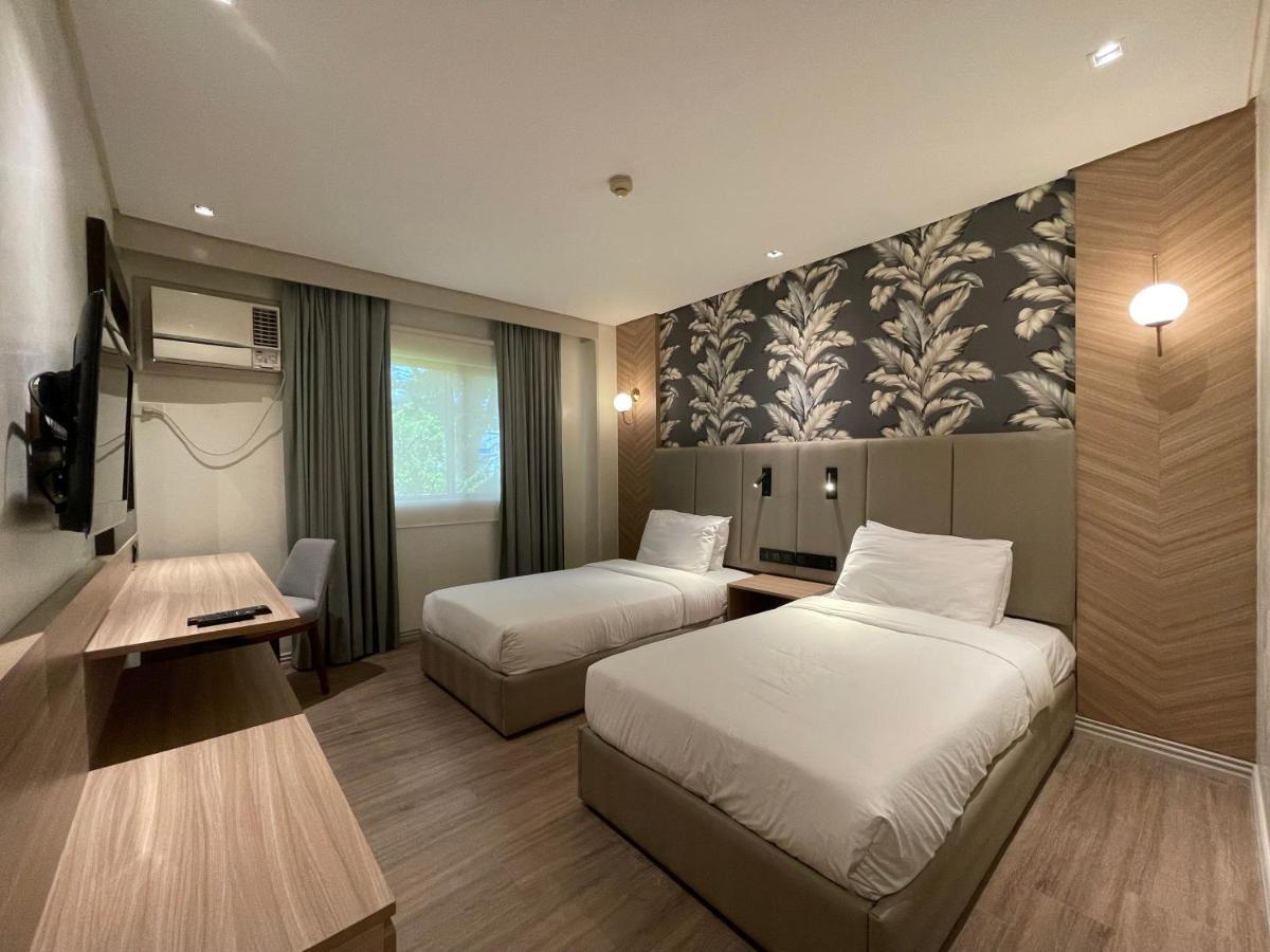 Luisita Central Park Hotel Tarlac City Экстерьер фото