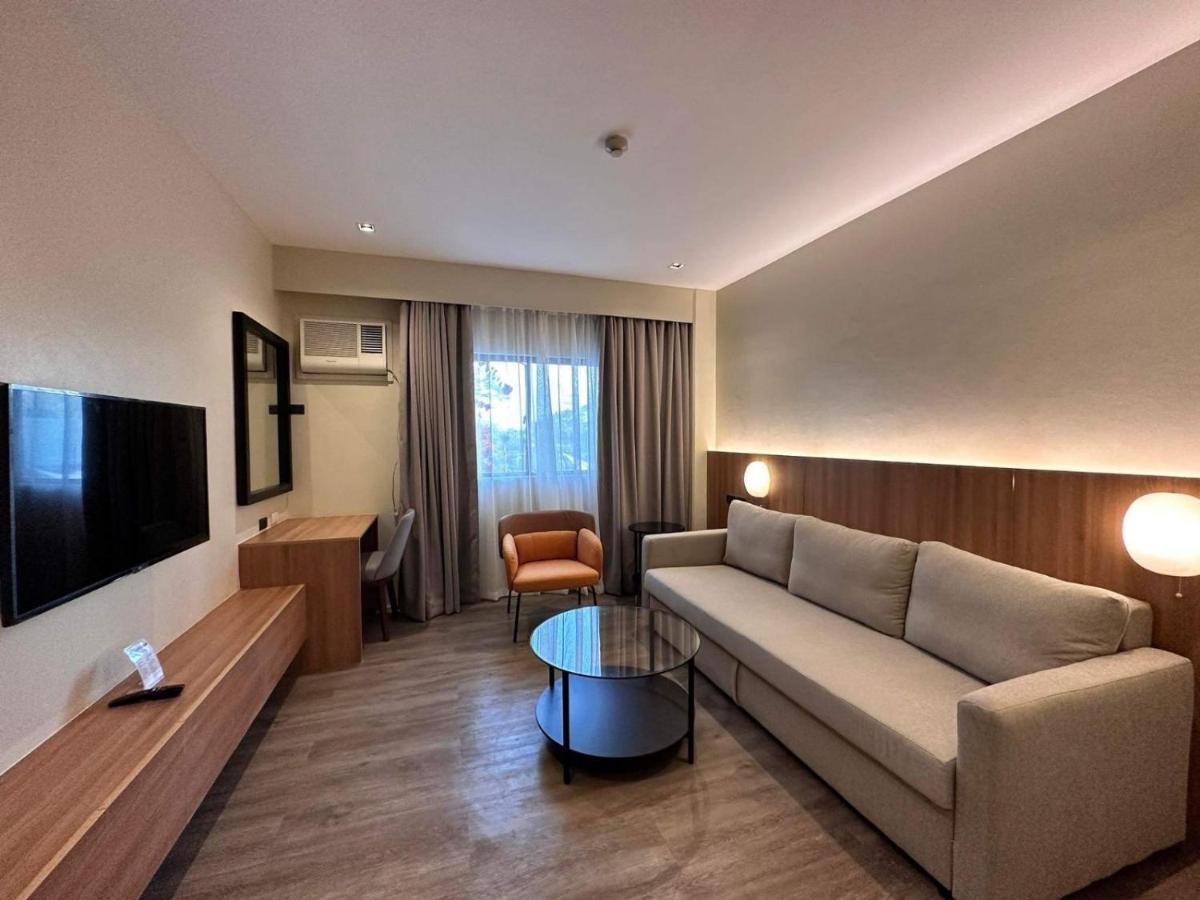 Luisita Central Park Hotel Tarlac City Экстерьер фото