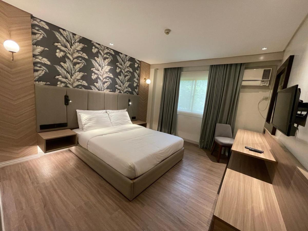 Luisita Central Park Hotel Tarlac City Экстерьер фото