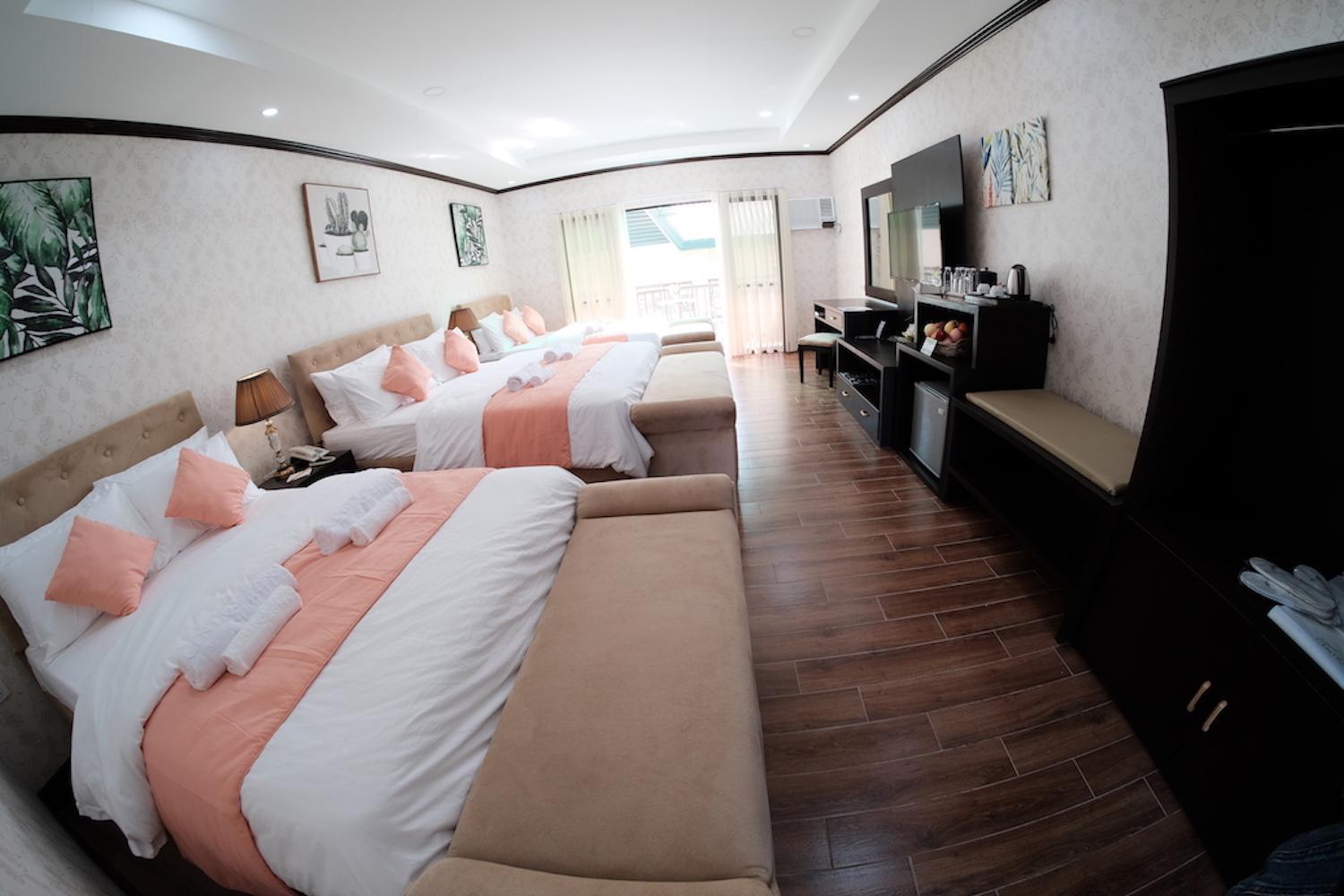 Luisita Central Park Hotel Tarlac City Номер фото