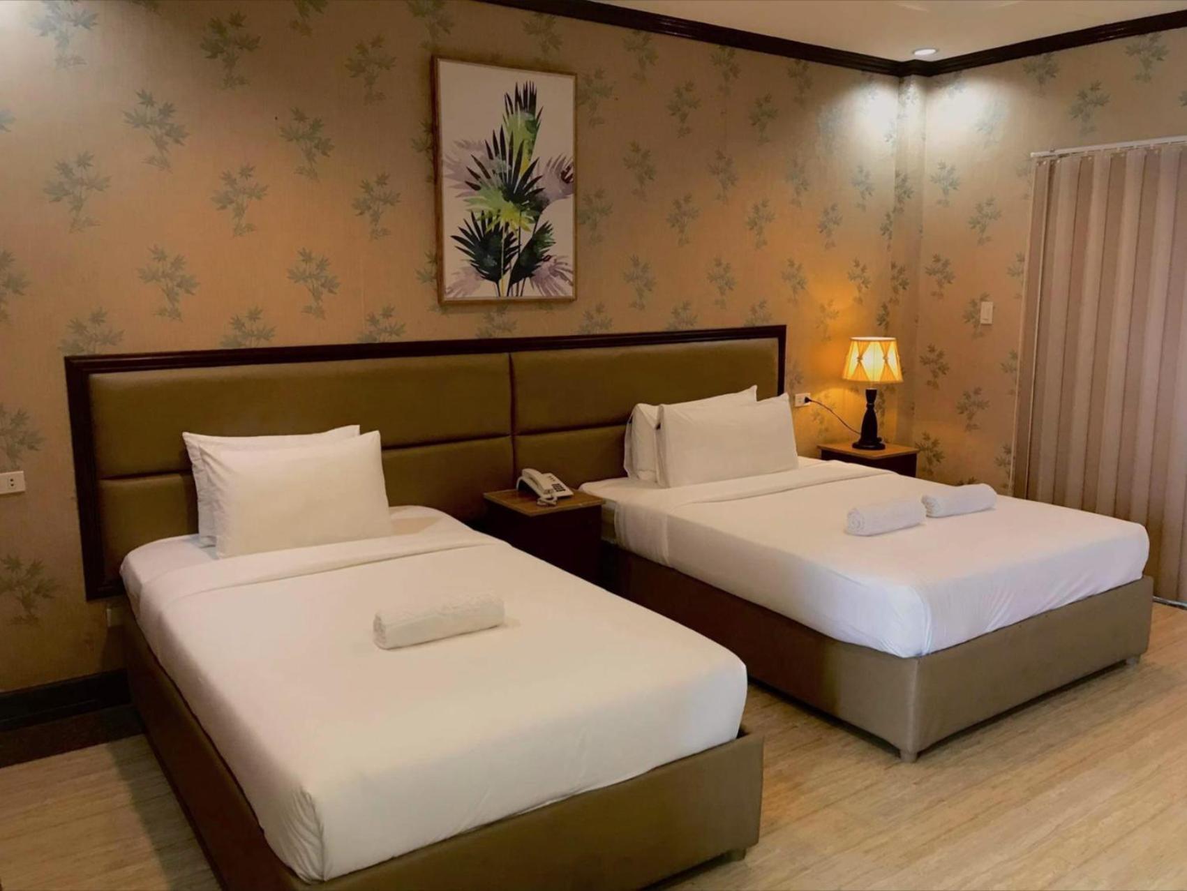 Luisita Central Park Hotel Tarlac City Номер фото
