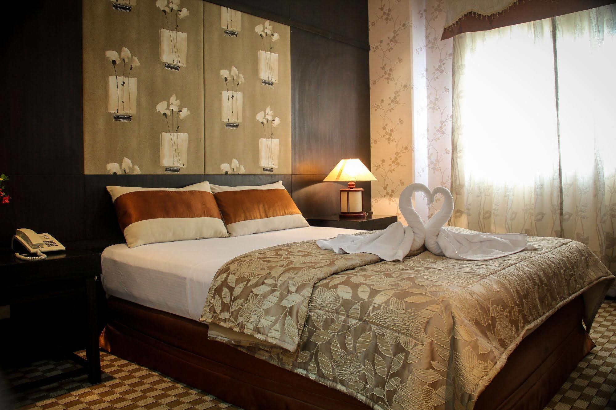 Luisita Central Park Hotel Tarlac City Экстерьер фото