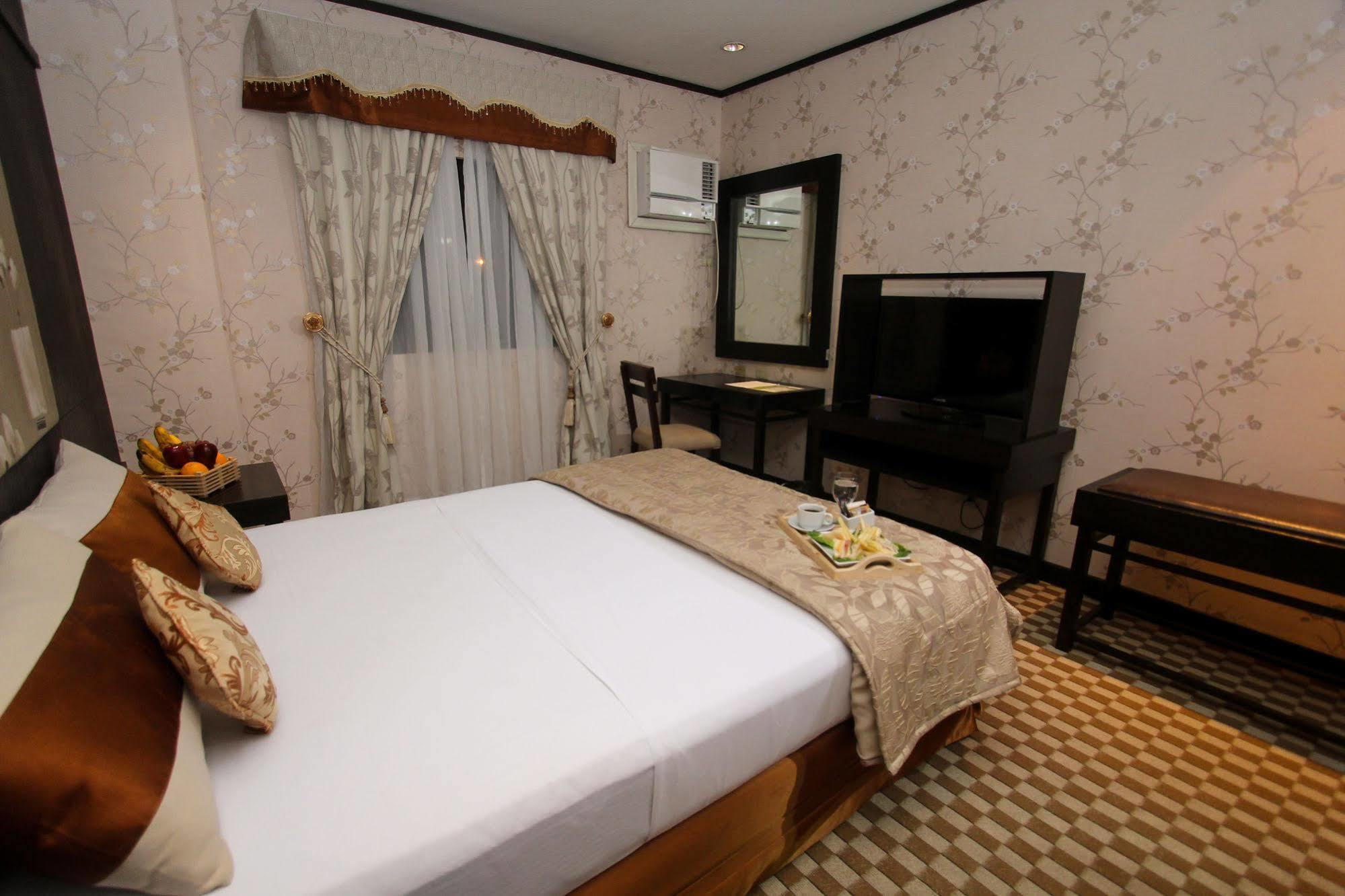 Luisita Central Park Hotel Tarlac City Экстерьер фото