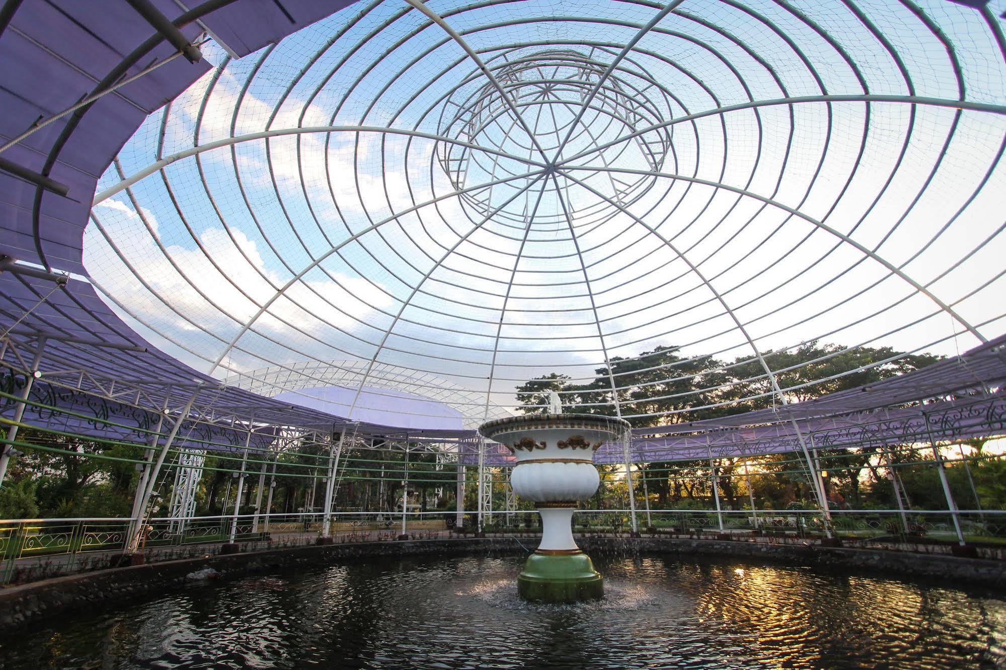Luisita Central Park Hotel Tarlac City Экстерьер фото
